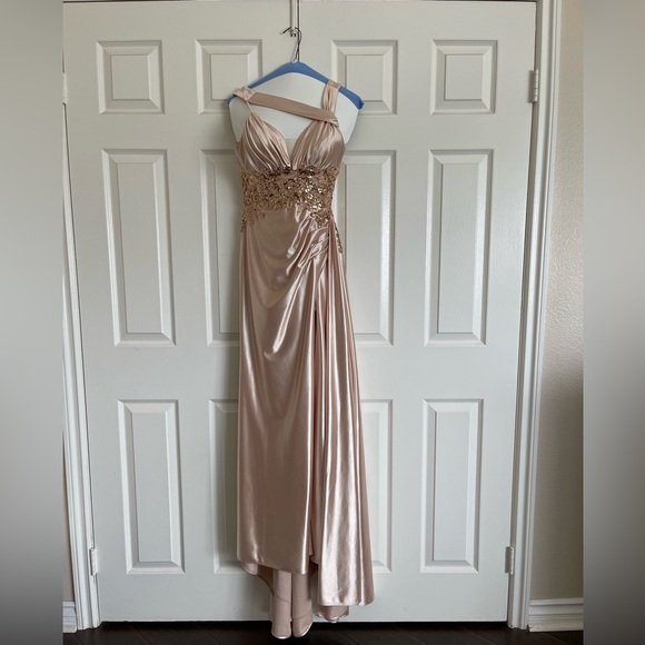 Champagne Maid of Honor or Bridesmaid dress satin gold detail, size 6 with train - Picture 2 of 11